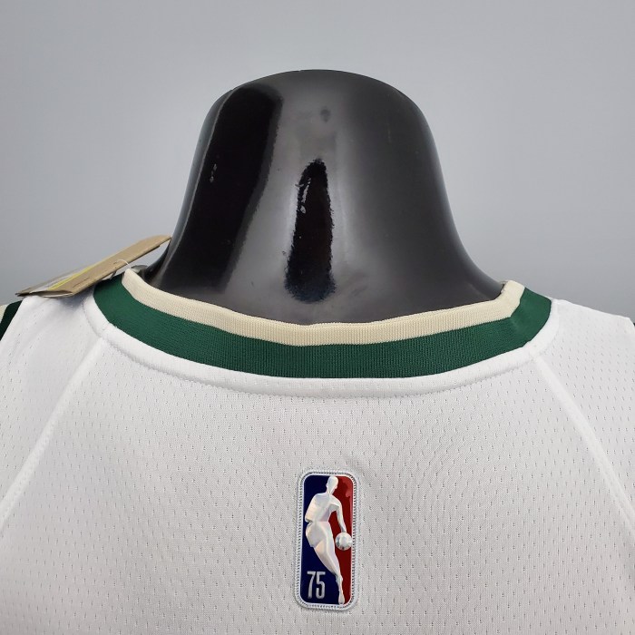 Khris Middleton Milwaukee Bucks 2021/22 Swingman Jersey White - Image 9