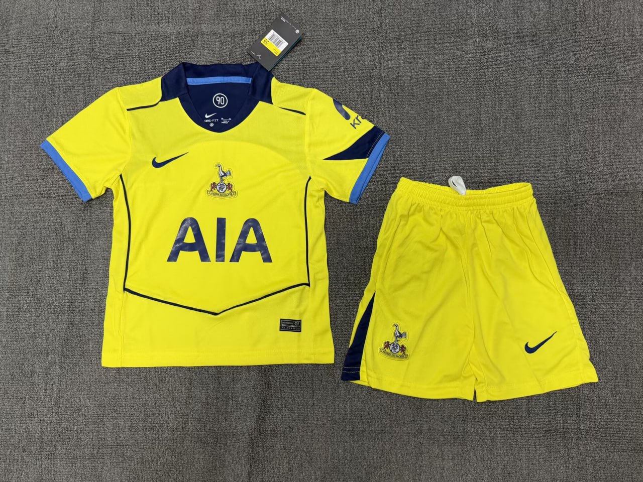Tottenham Hotspur Third Kids Suit & Socks 25/26 - Image 2